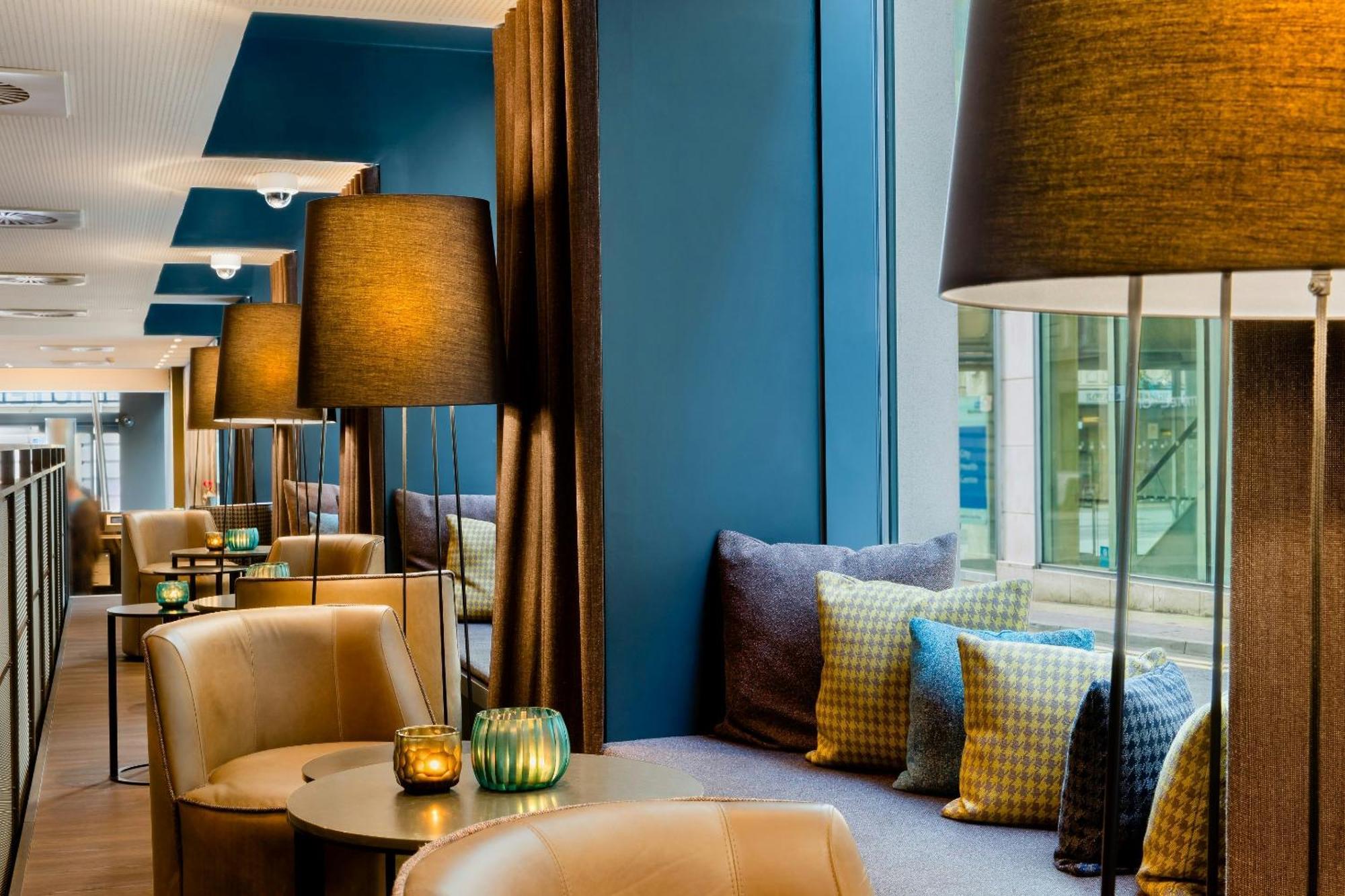 Motel One Manchester-Royal Exchange — Photos 3
